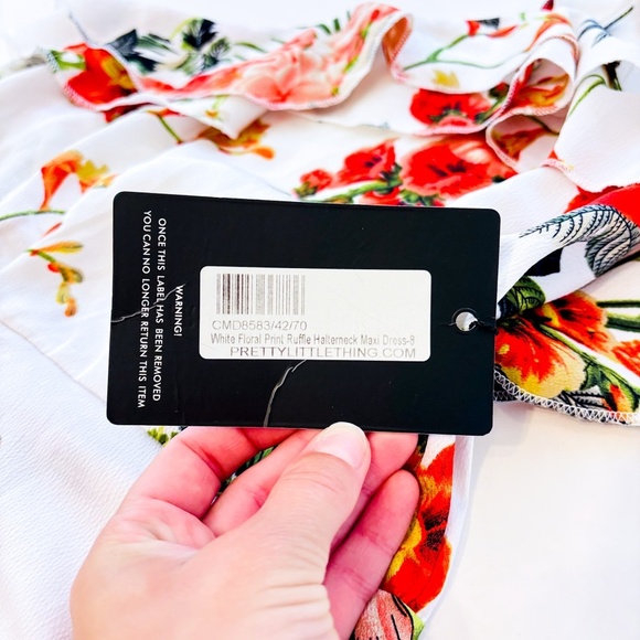 ✨HOST PICK ✨ PRETTY LITTLE THINGS Maxi white floral dress - Picture 6 of 6